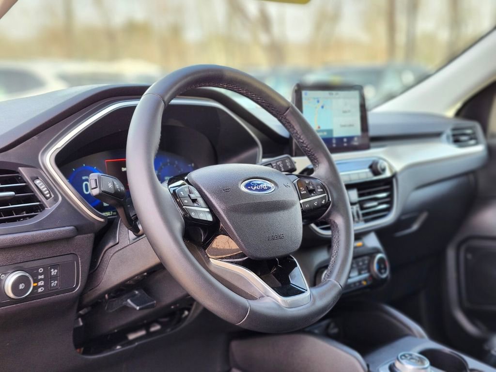 Certified 2022 Ford Escape SEL w/ Technology Package image 19