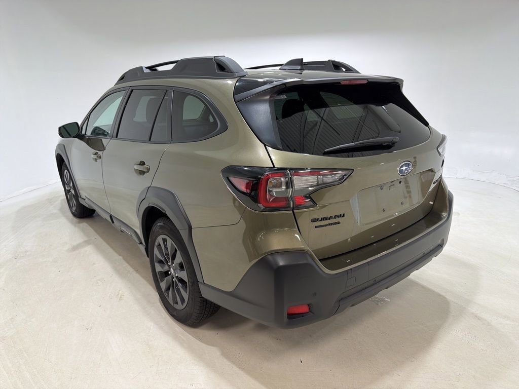 Used 2025 Subaru Outback Onyx Edition image 5