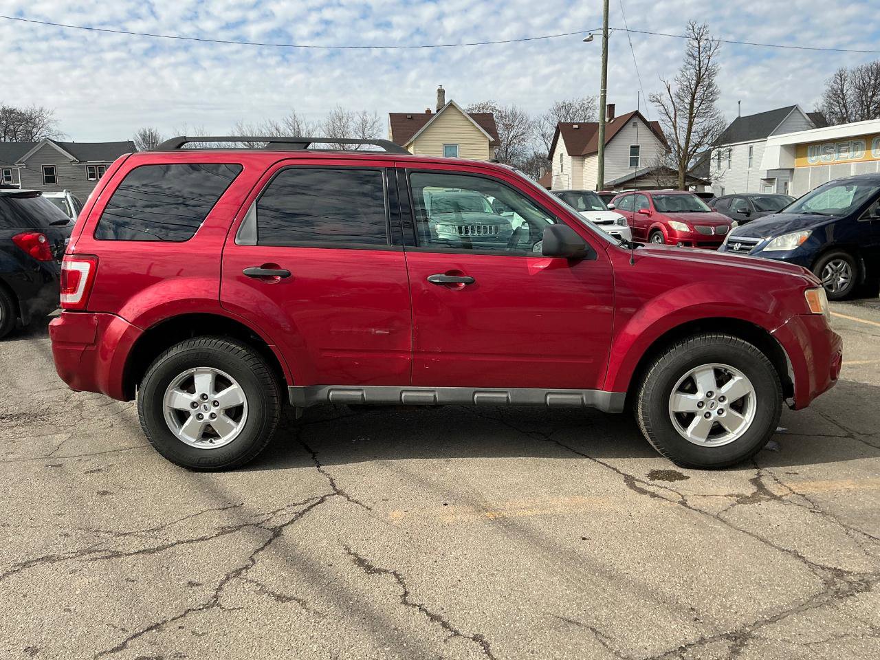 Used 2009 Ford Escape XLT FWD image 2