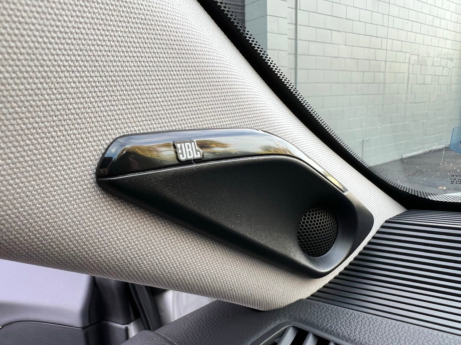 Used 2021 Toyota Venza Limited image 36