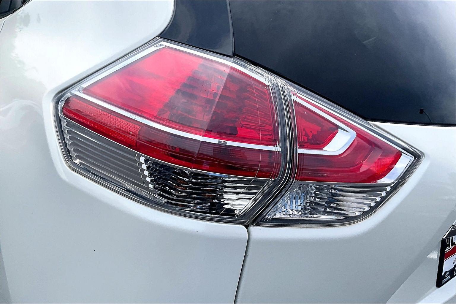 Used 2015 Nissan Rogue SV AWD/4WD image 27