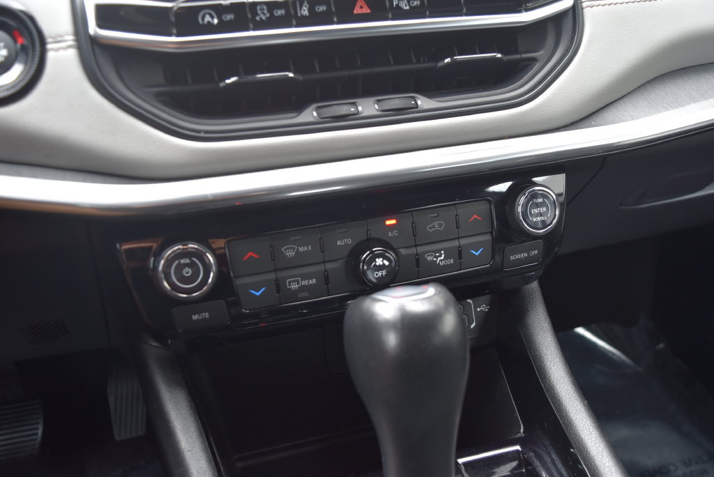 Used 2023 Jeep Compass Limited AWD/4WD image 16