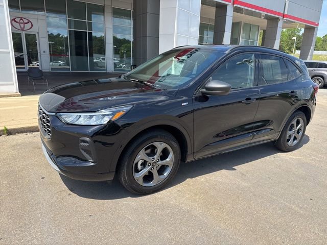 Used 2024 Ford Escape ST-Line w/ Tech Pack #1 AWD/4WD image 2