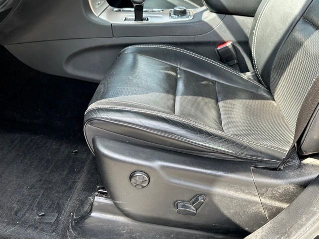 Used 2014 Jeep Grand Cherokee Overland AWD/4WD image 15