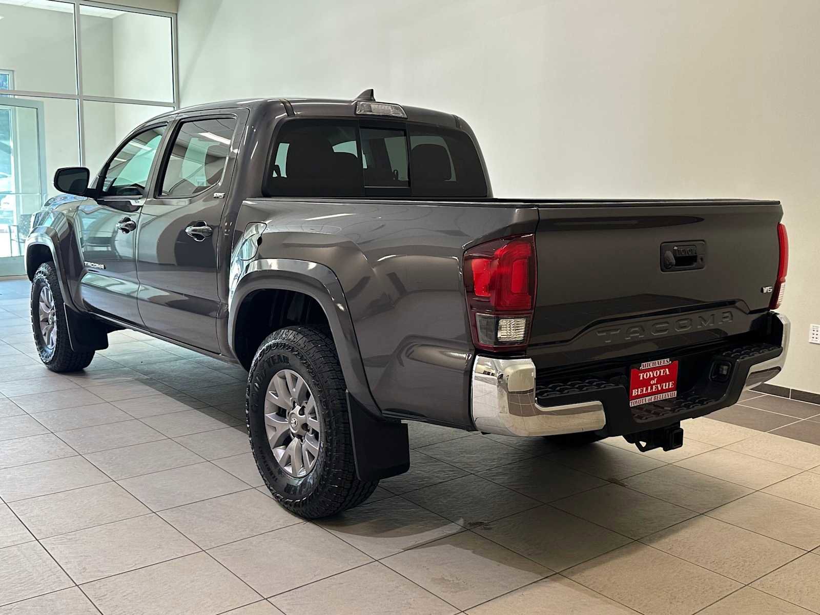 Used 2019 Toyota Tacoma SR5 RWD image 5