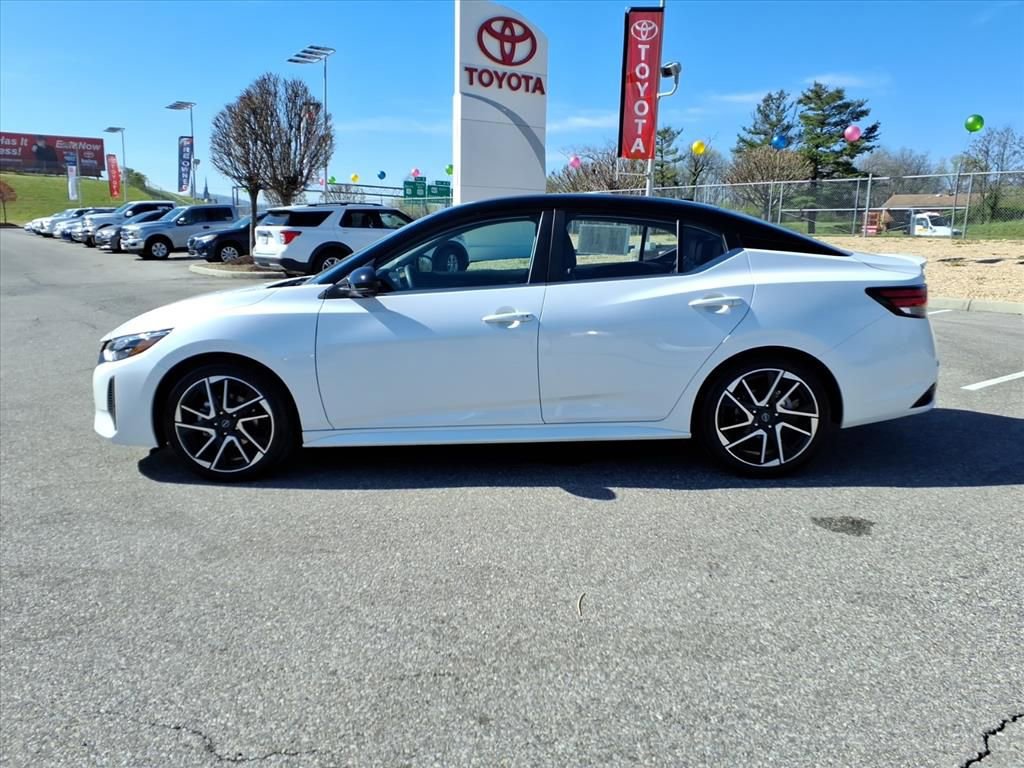 Used 2024 Nissan Sentra SR w/ SR Premium Package image 8