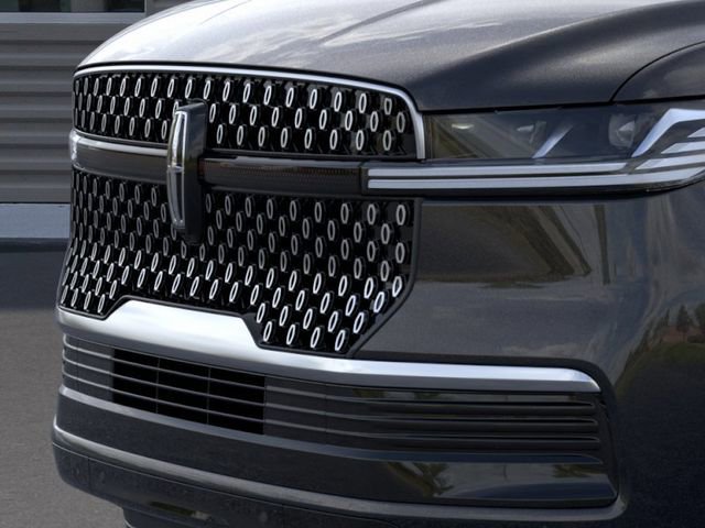 New 2025 Lincoln Navigator Reserve AWD/4WD image 17