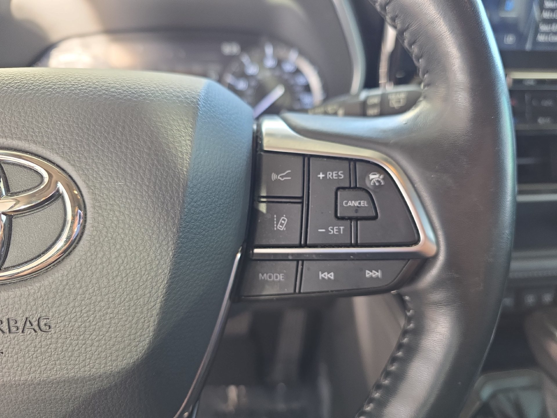 Used 2021 Toyota Highlander Platinum AWD/4WD image 18