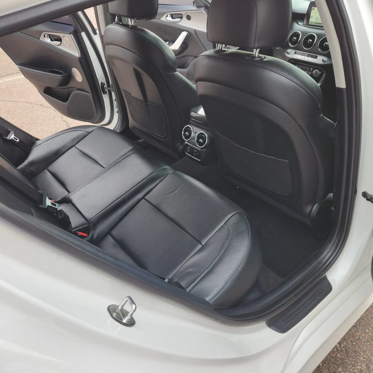 Used 2018 Kia Stinger Premium RWD image 12