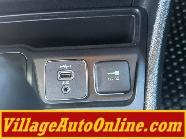 Used 2021 Jeep Cherokee Trailhawk w/ Trailer Tow Group AWD/4WD image 24