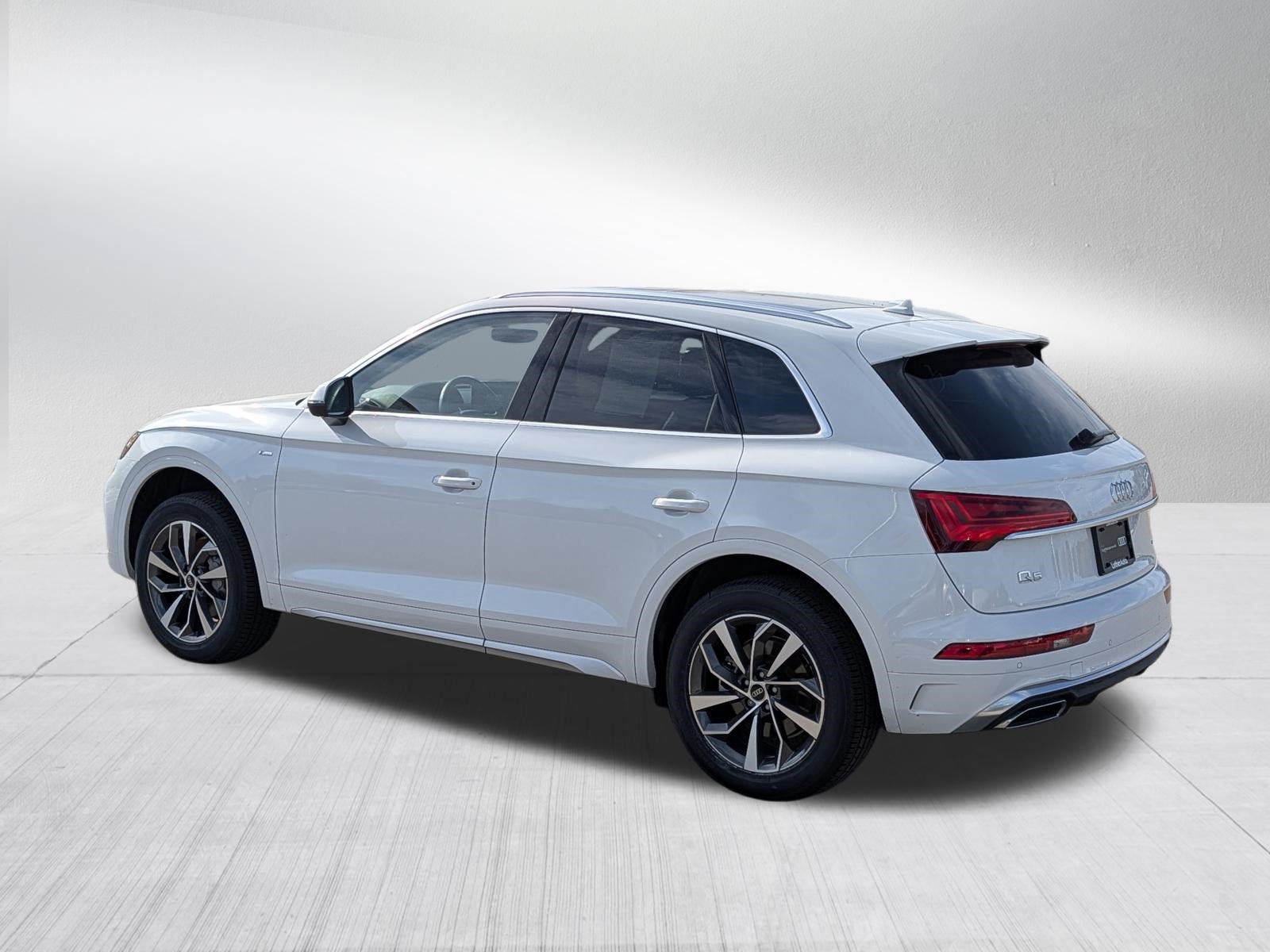 Certified 2024 Audi Q5 2.0T Premium Plus w/ Premium Plus Package AWD/4WD image 5