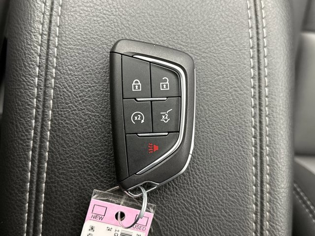 Used 2024 Cadillac XT4 Premium Luxury image 23
