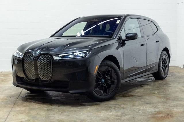 Used 2025 BMW iX xDrive50 w/ Premium Package image 8