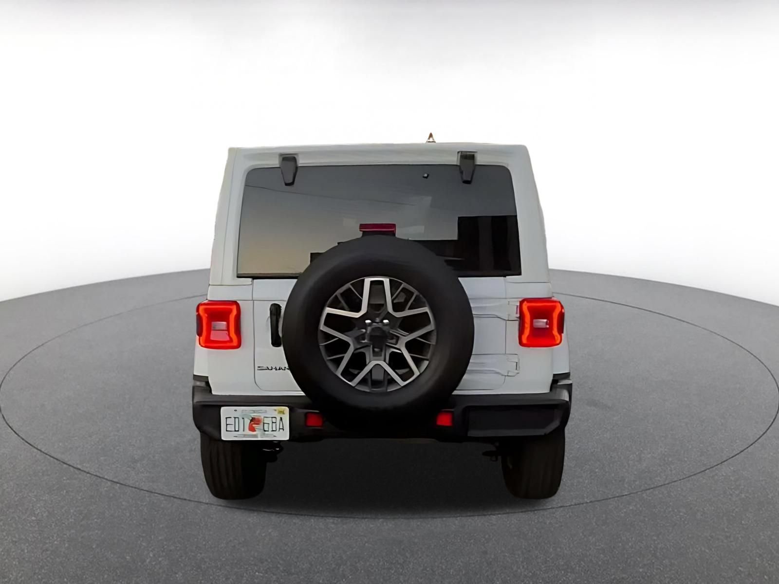 Used 2025 Jeep Wrangler Unlimited Sahara AWD/4WD image 10