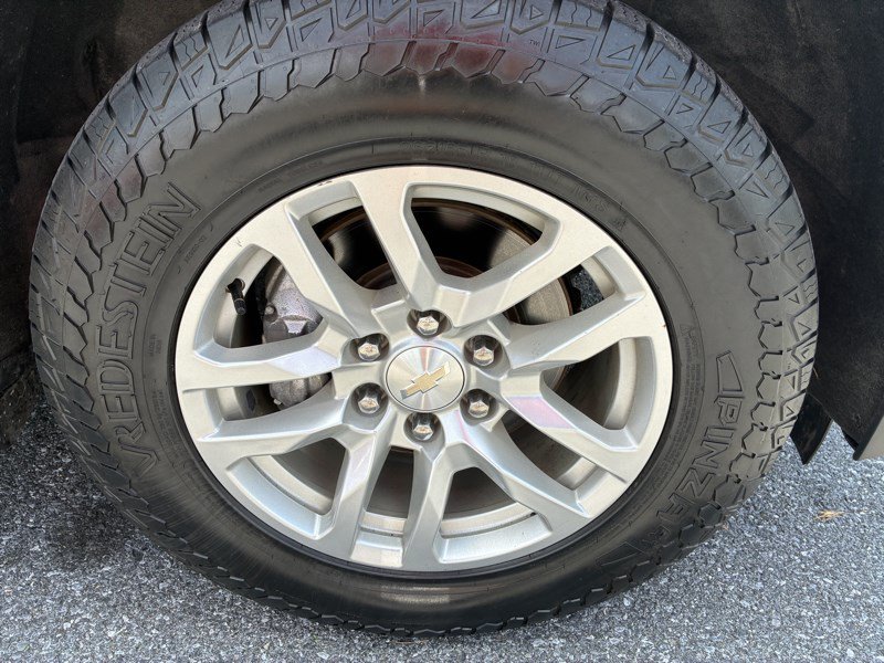 Used 2023 Chevrolet Suburban LS AWD/4WD image 21