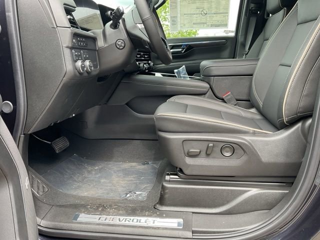 New 2025 Chevrolet Suburban Premier image 12