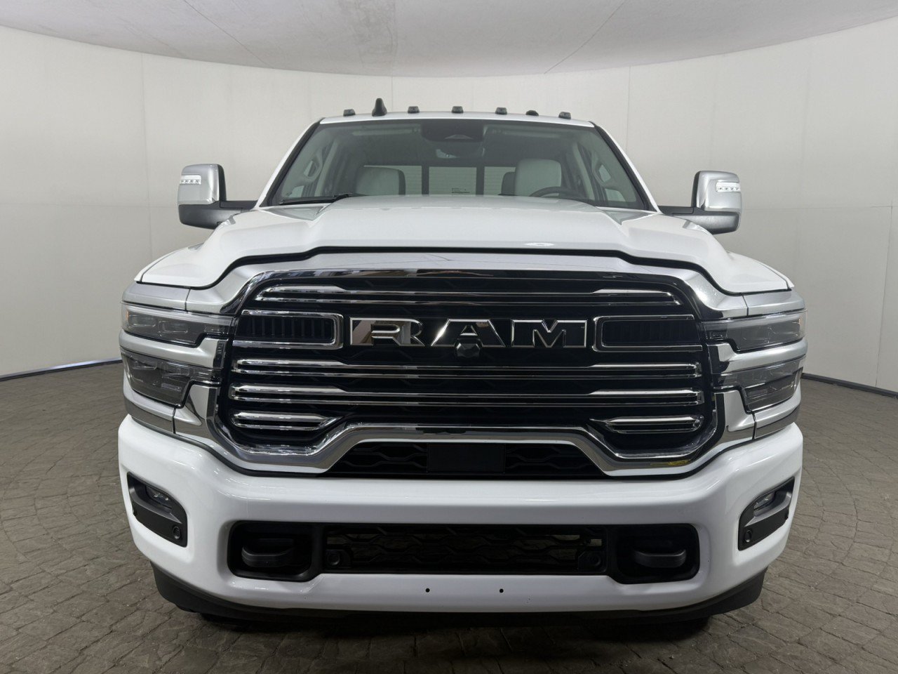 Used 2026 RAM 2500 Laramie AWD/4WD image 2