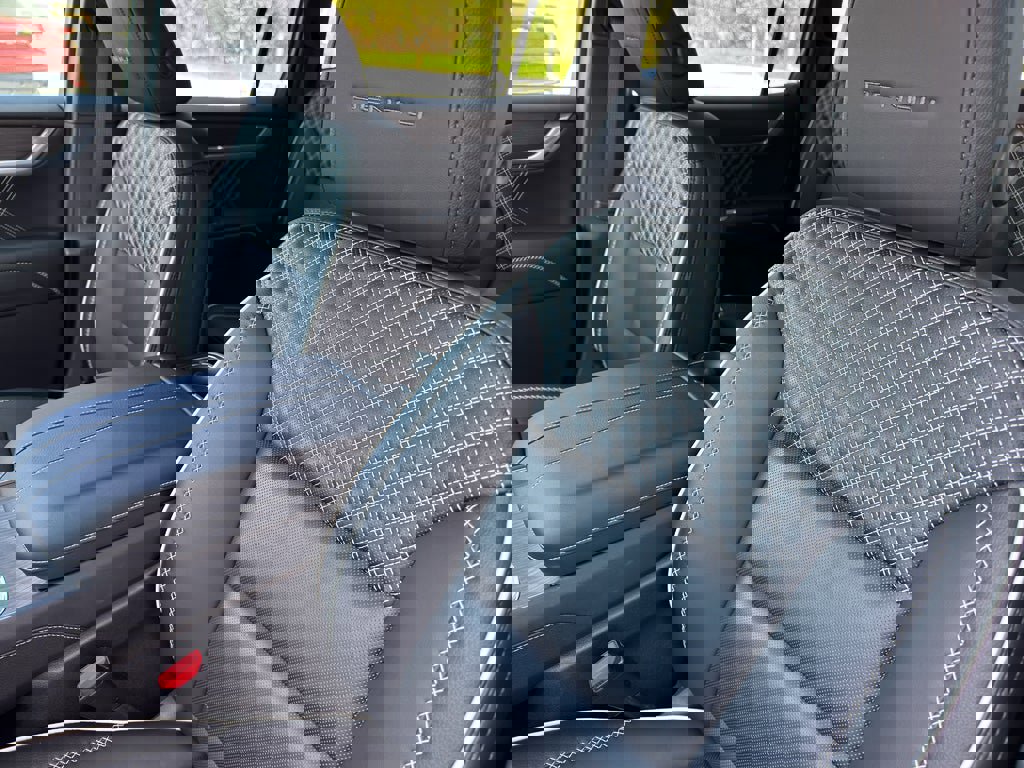 Used 2025 GMC Acadia Denali w/ Super Cruise Package image 13