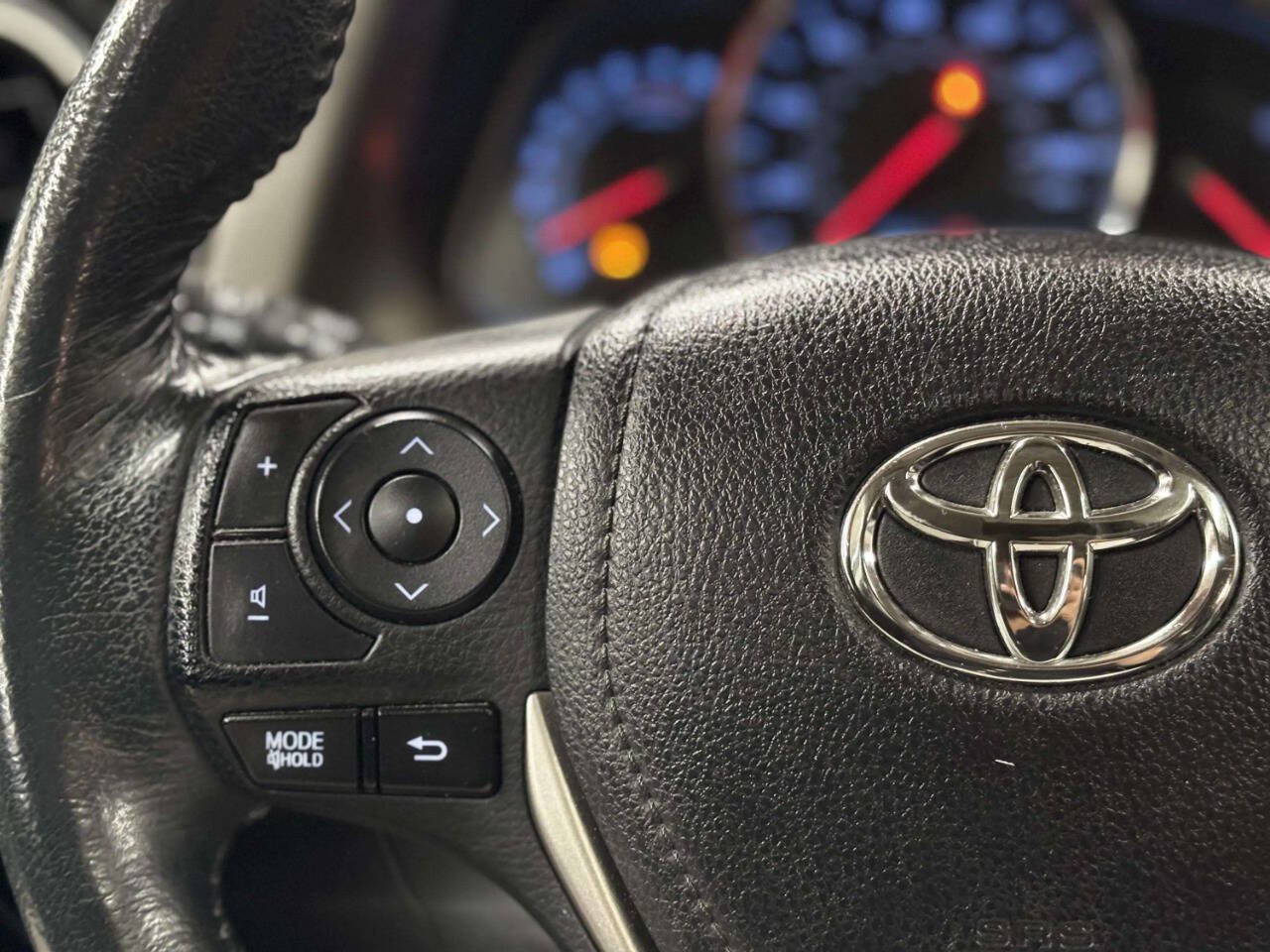 Used 2015 Toyota RAV4 Limited AWD/4WD image 28