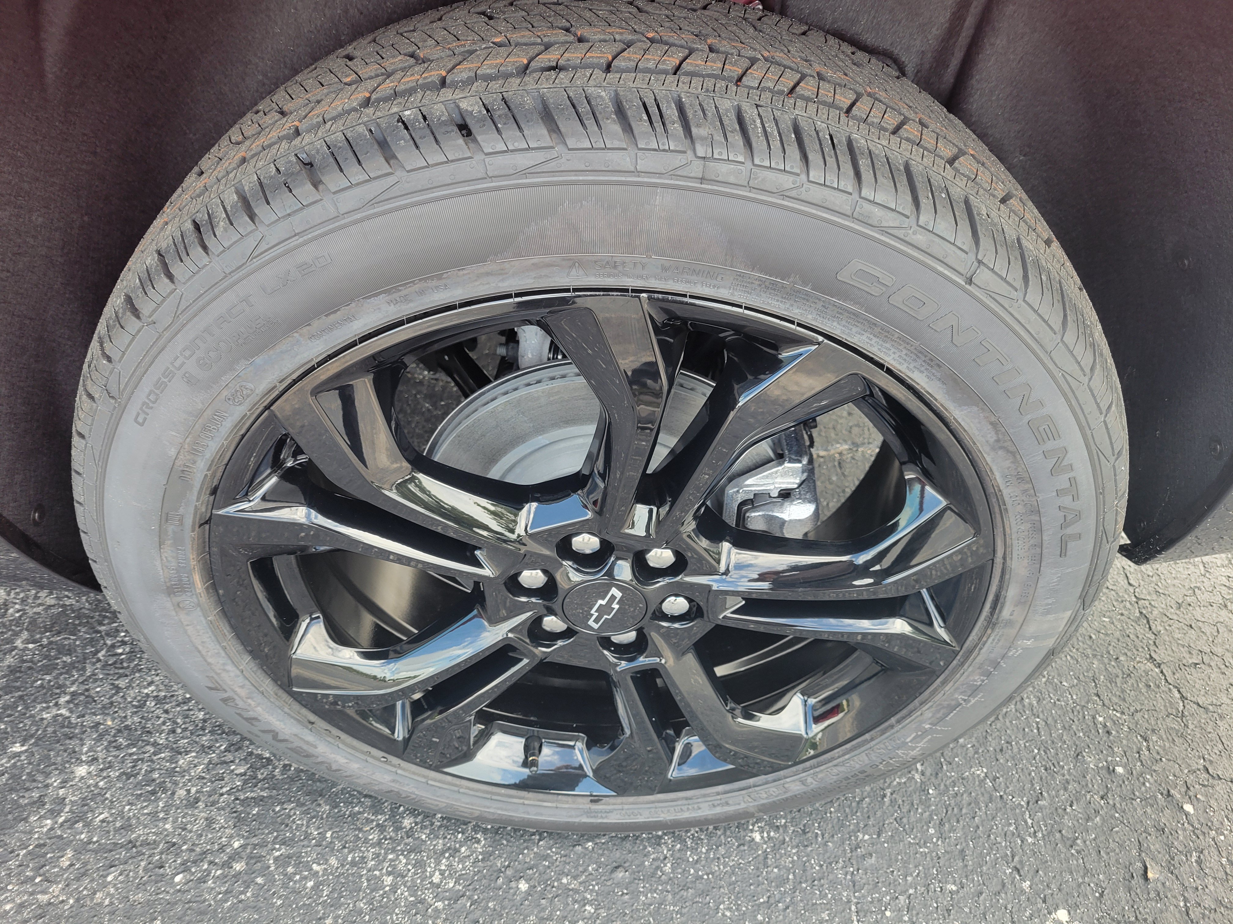 New 2027 Chevrolet Traverse RS w/ LPO, Floor Liner Package FWD image 36