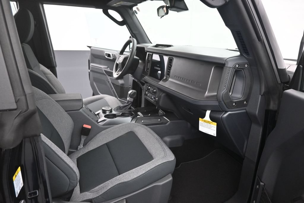 New 2026 Ford Bronco 4-Door AWD/4WD image 24