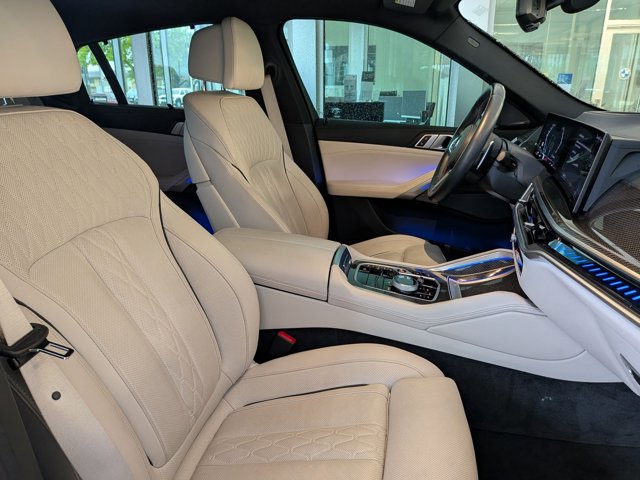 Used 2024 BMW X6 M60i w/ Executive Package image 19