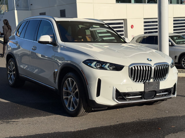Certified 2026 BMW X5 xDrive40i AWD/4WD image 3