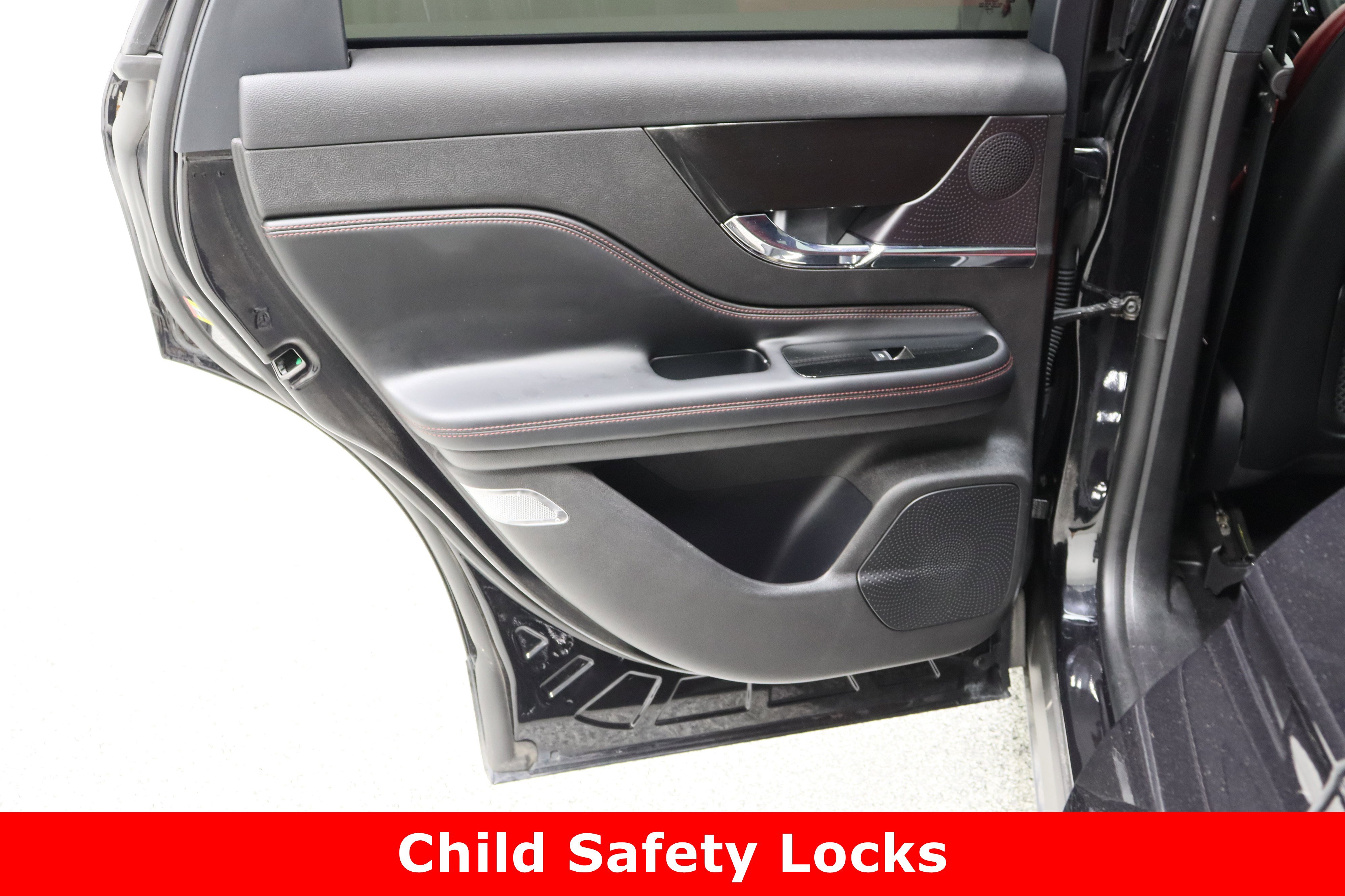 Used 2024 Lincoln Corsair Reserve w/ Equipment Group 201A image 29