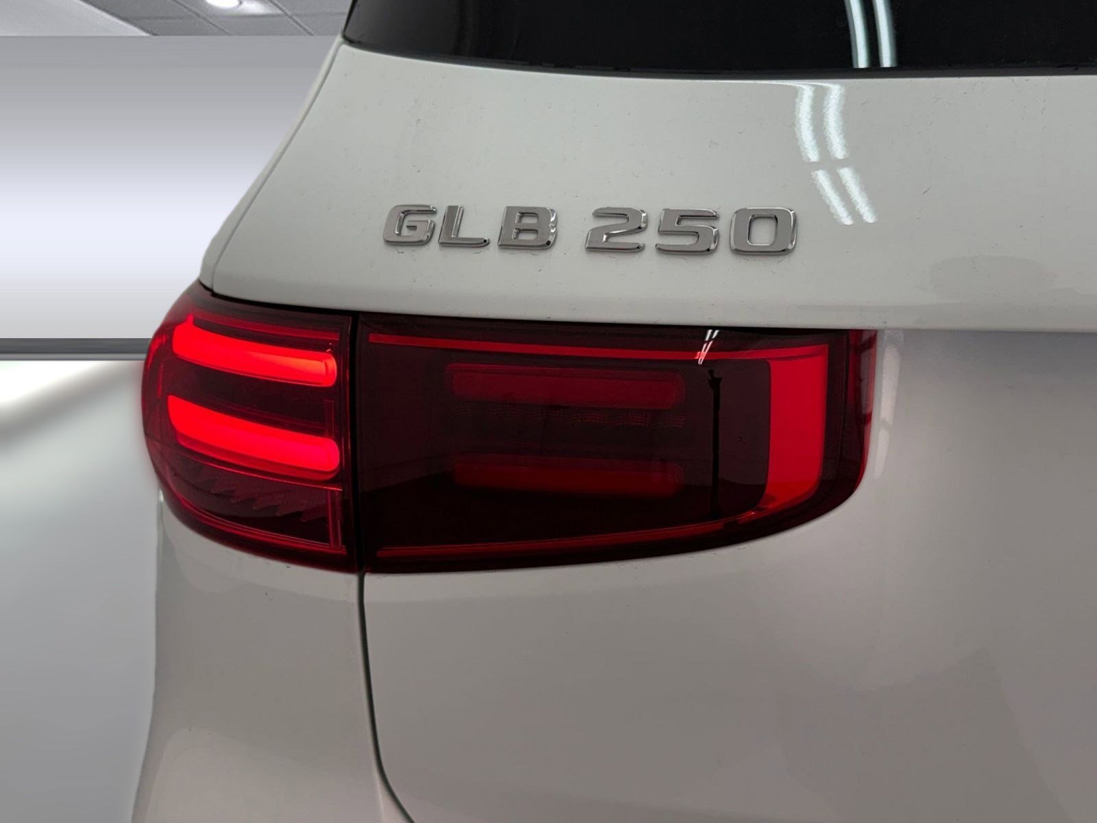 New 2026 Mercedes-Benz GLB 250 image 9