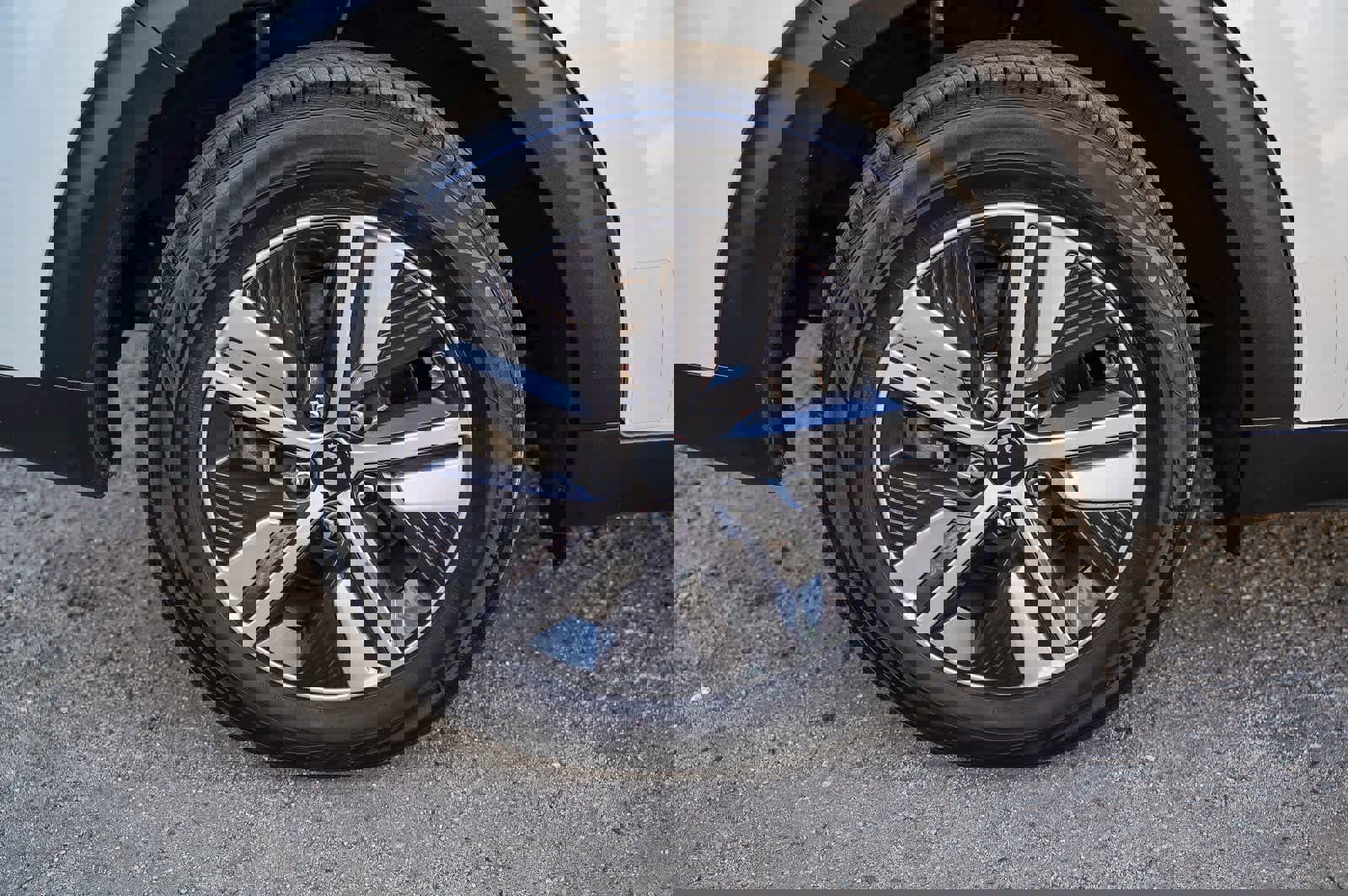 Used 2021 Kia Niro LXS image 7