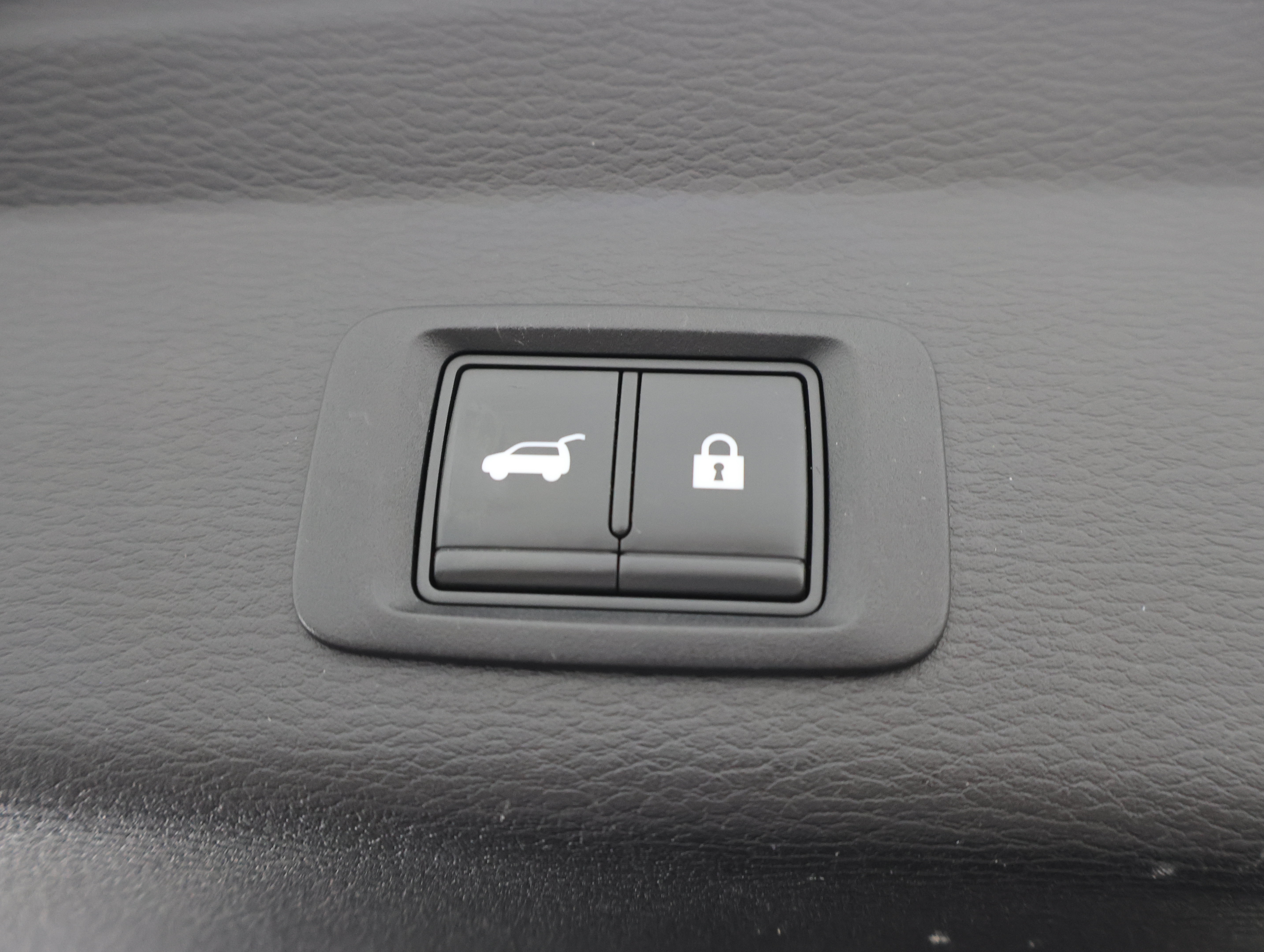 Used 2022 Mitsubishi Outlander SE AWD/4WD image 32