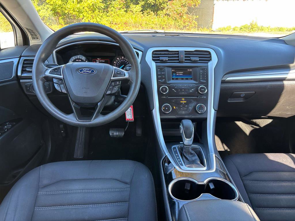 Used 2014 Ford Fusion SE image 9