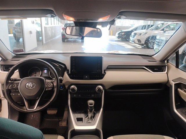 Used 2019 Toyota RAV4 XLE image 27