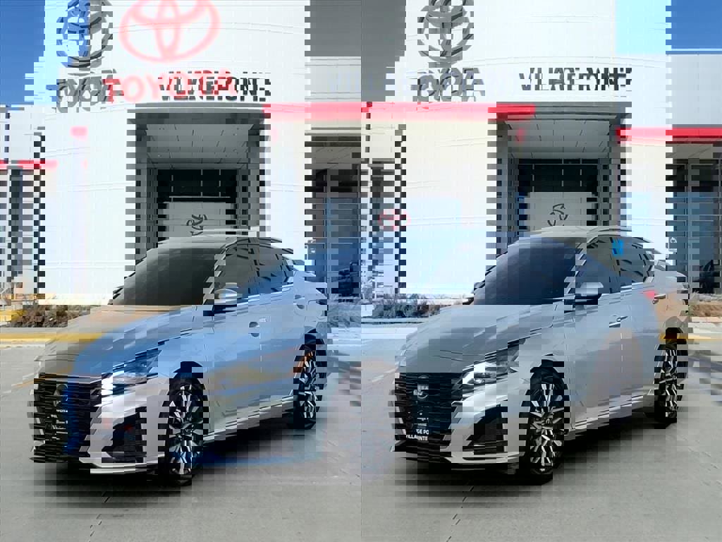 Used 2023 Nissan Altima 2.5 SV