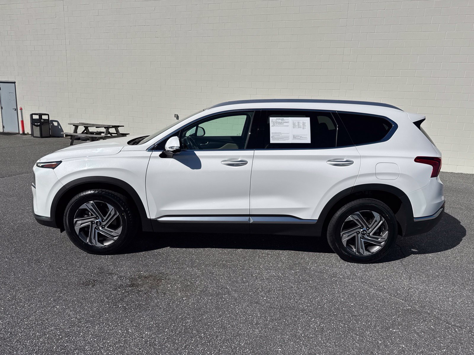Used 2023 Hyundai Santa Fe SEL w/ Premium Package FWD image 4