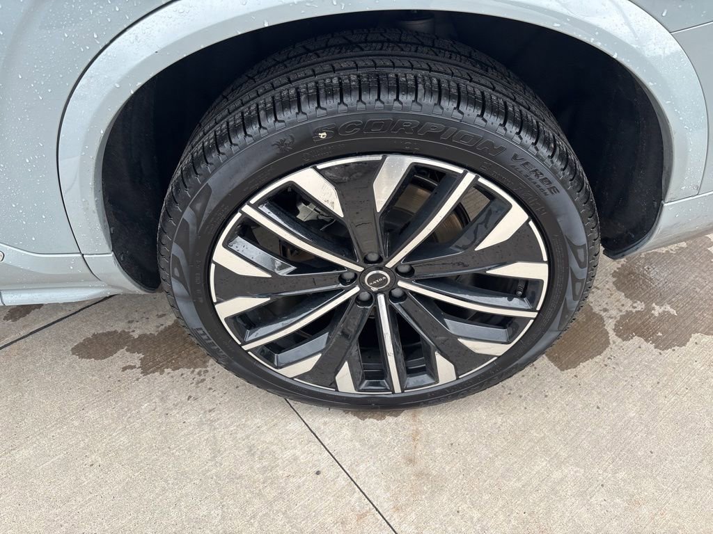 Certified 2026 Volvo XC90 B6 Plus AWD/4WD image 15
