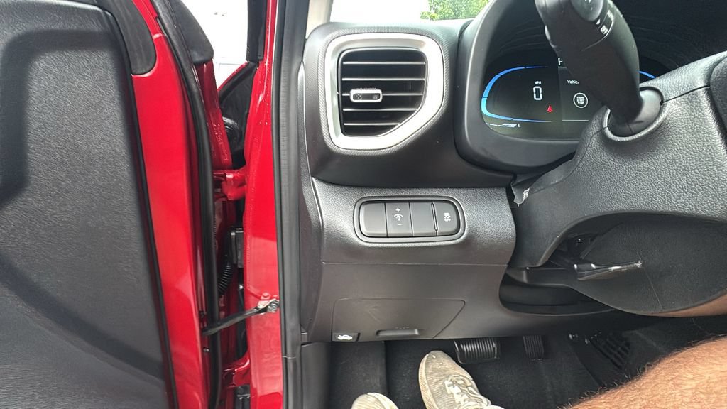 Used 2026 Hyundai Venue SEL FWD image 13