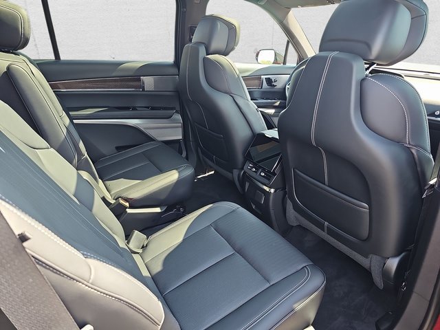 New 2026 Cadillac Vistiq Luxury image 11