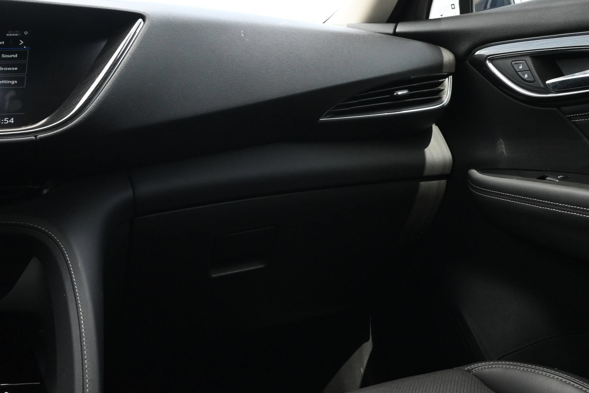 Used 2023 Buick Envision Essence FWD image 9