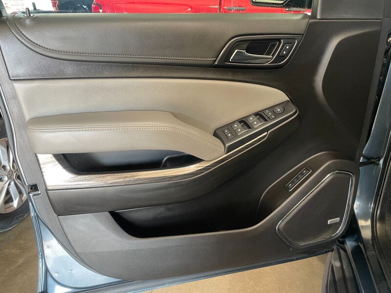 Used 2020 Chevrolet Suburban LT AWD/4WD image 19