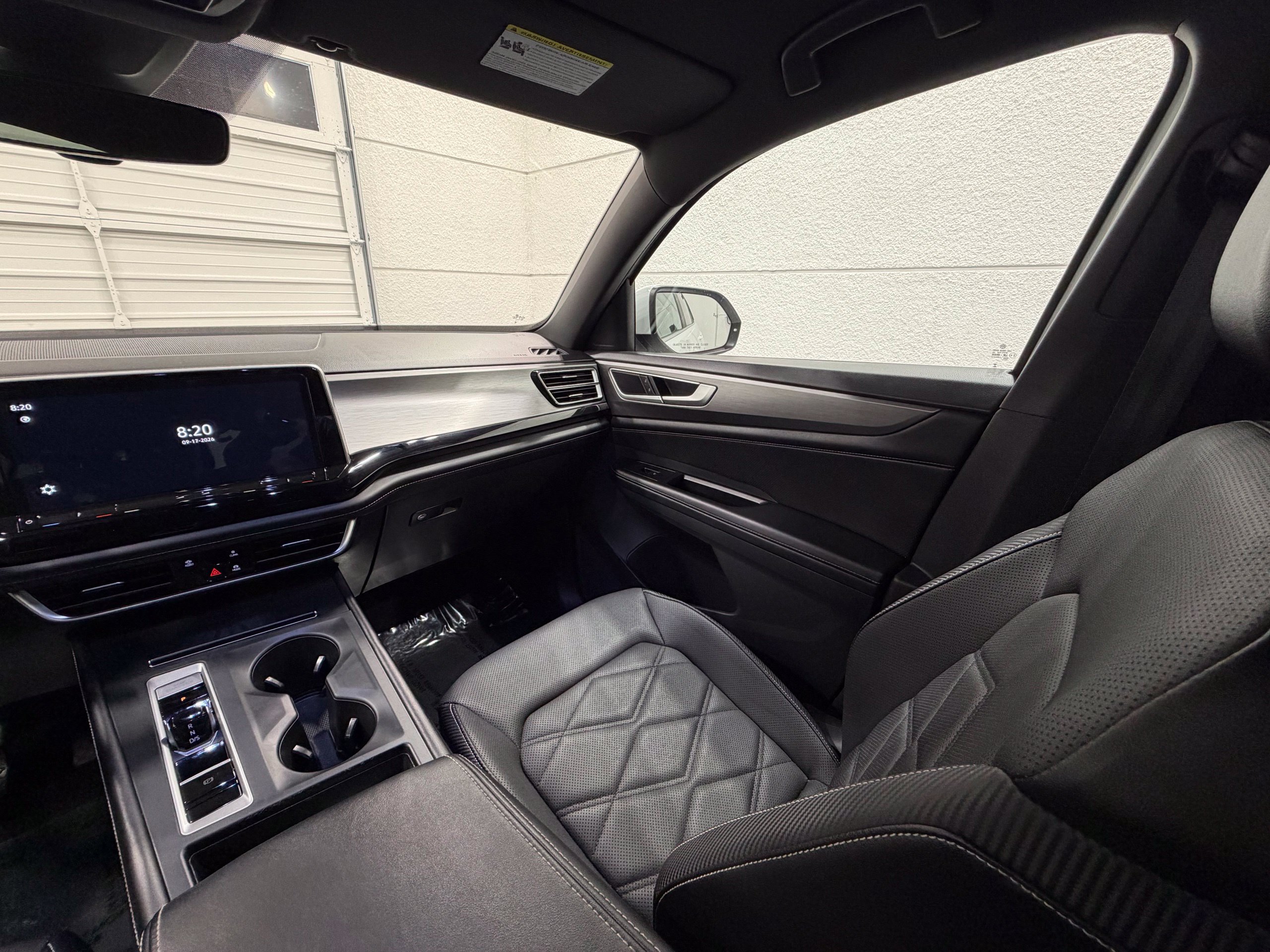 Certified 2024 Volkswagen Atlas Cross Sport SE FWD image 31