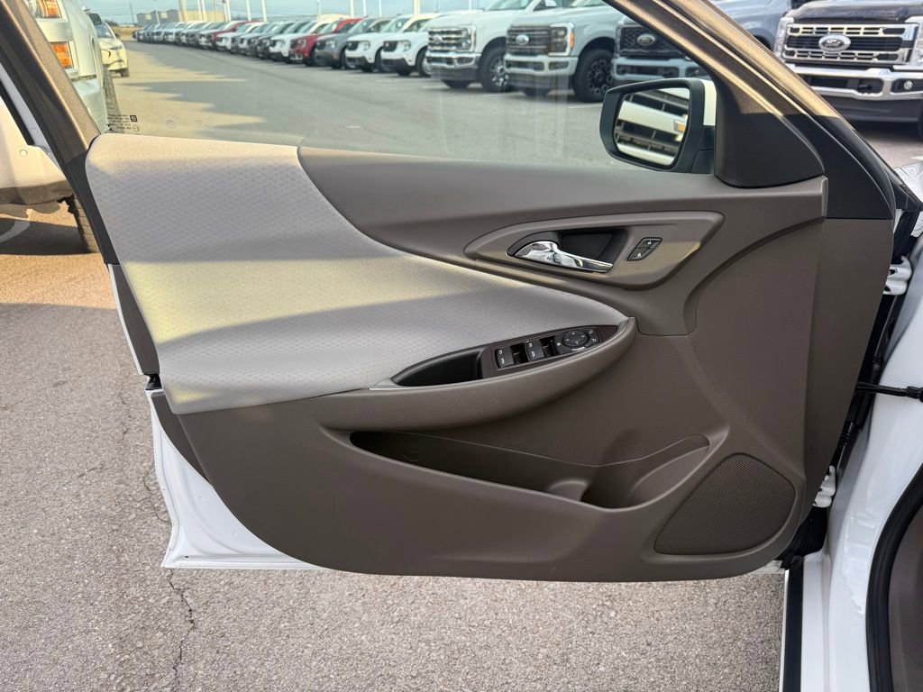 Used 2023 Chevrolet Malibu LT image 8