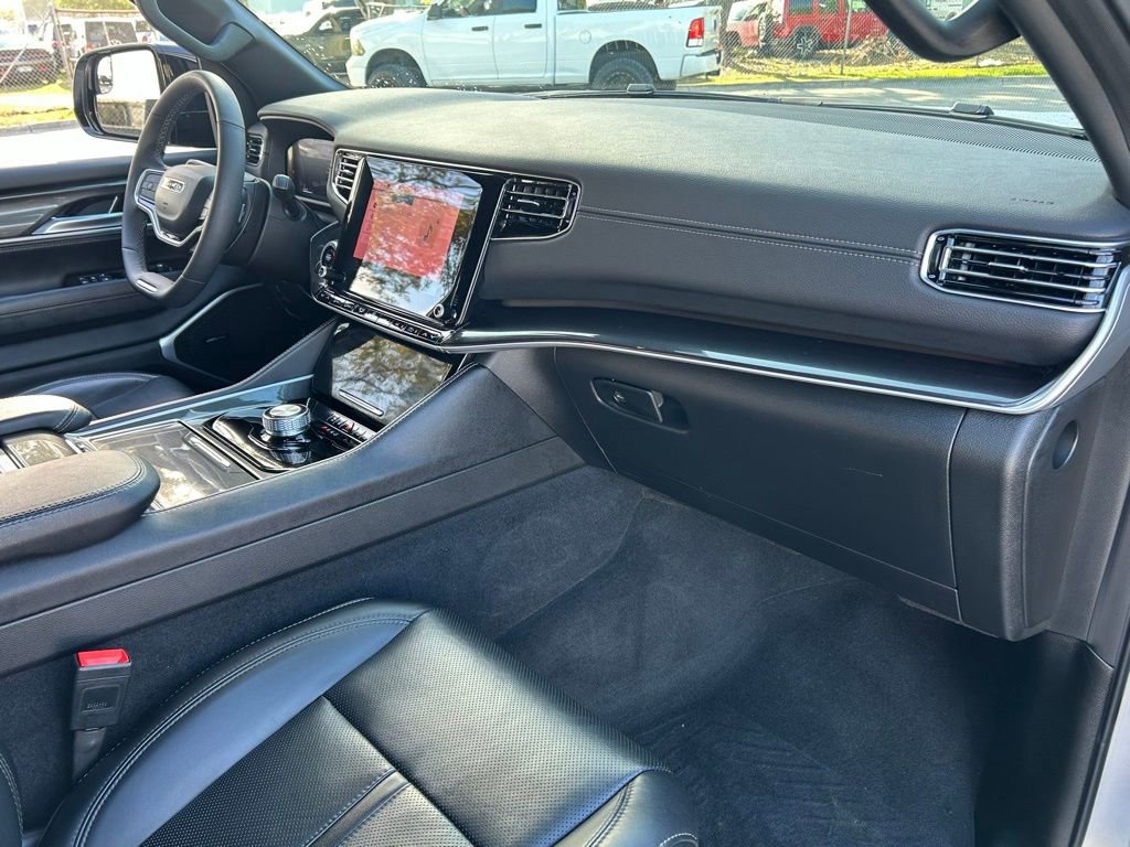 Certified 2024 Jeep Wagoneer L Base image 34