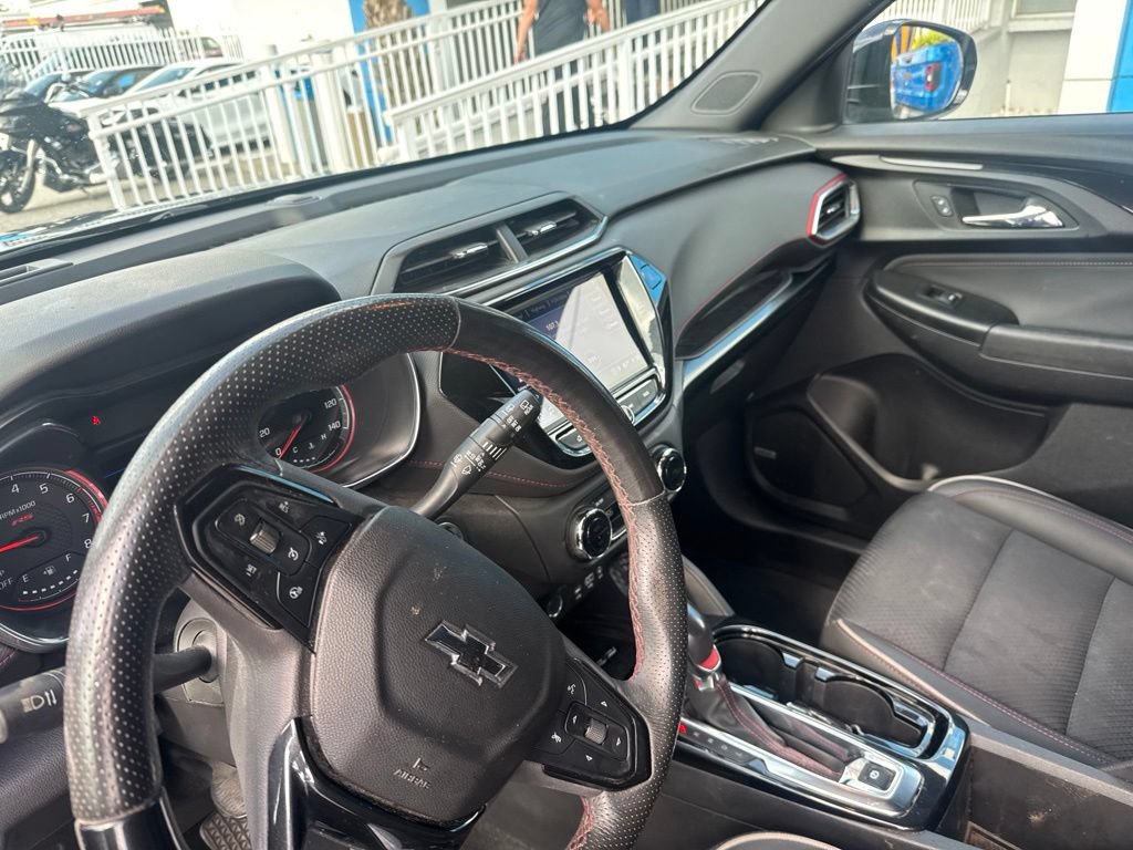 Used 2022 Chevrolet TrailBlazer RS w/ Technology Package FWD image 19
