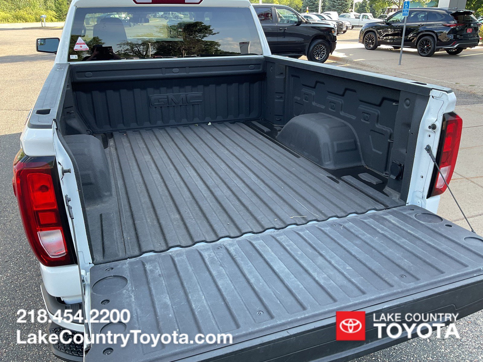 Used 2025 GMC Sierra 1500 Elevation w/ X31 Off-Road Package AWD/4WD image 10
