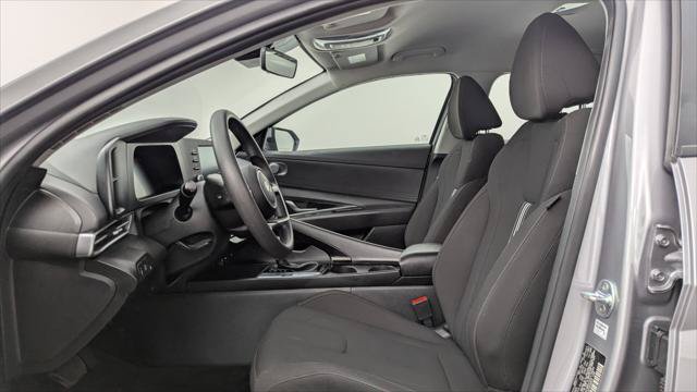 Used 2025 Hyundai Elantra Hybrid FWD image 14