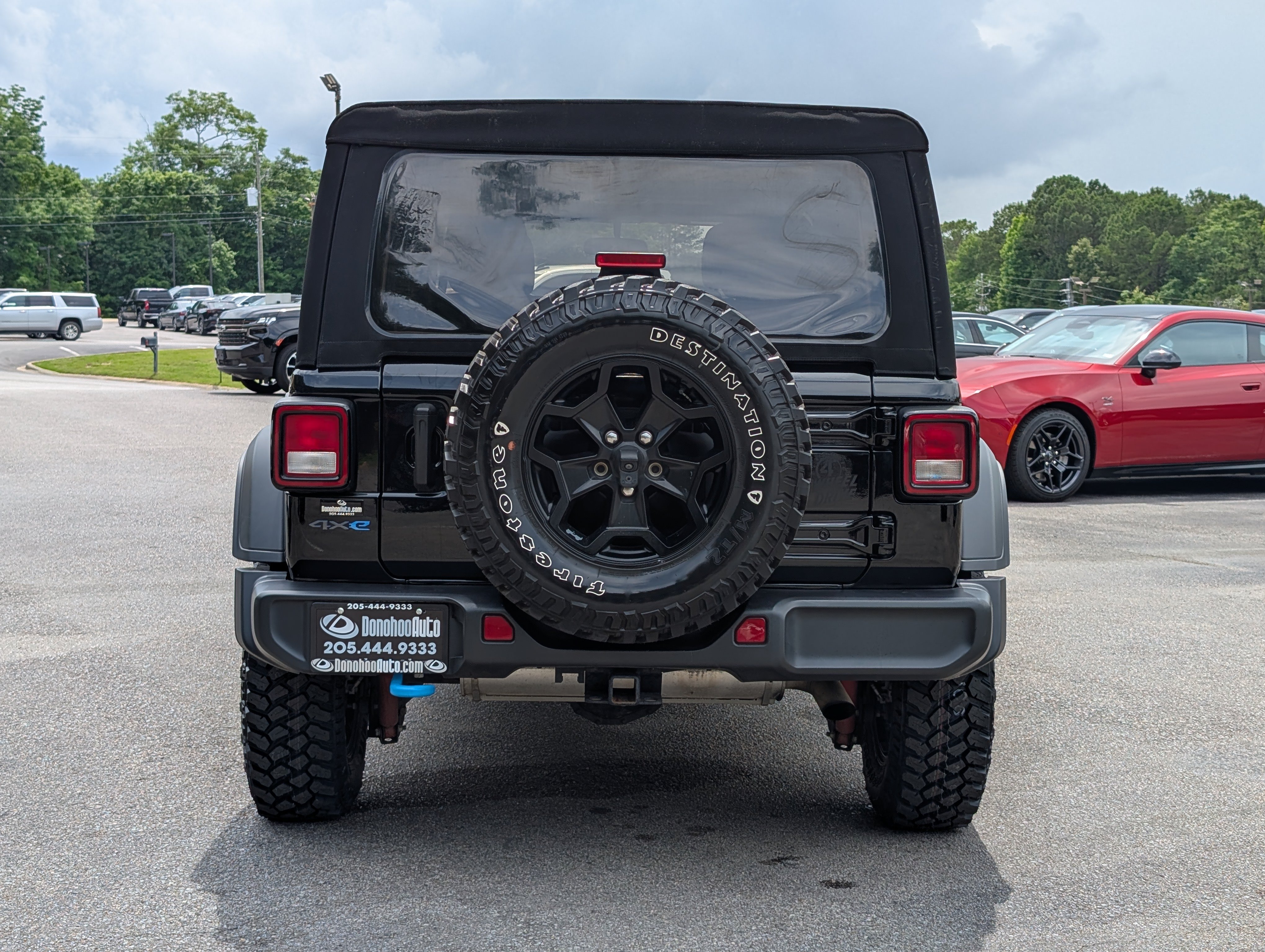Used 2023 Jeep Wrangler Unlimited w/ Cold Weather Group AWD/4WD image 8