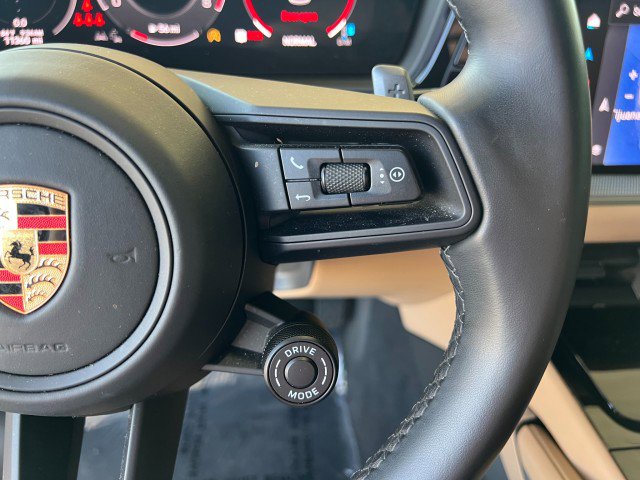 Used 2024 Porsche Cayenne Coupe image 27