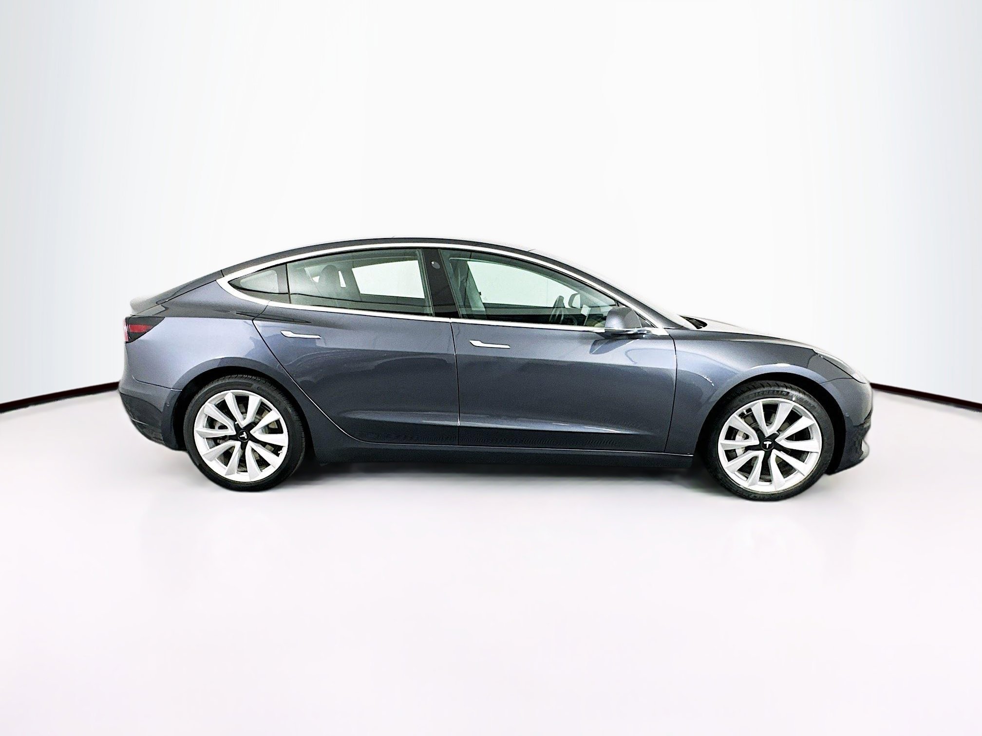 Used 2018 Tesla Model 3 Mid Range image 10