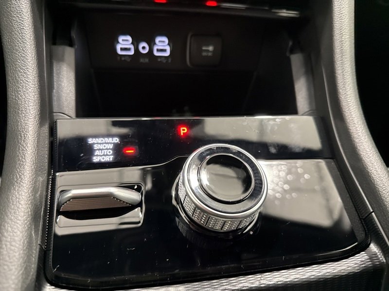 New 2025 Jeep Grand Cherokee Limited w/ Black Appearance Package image 33